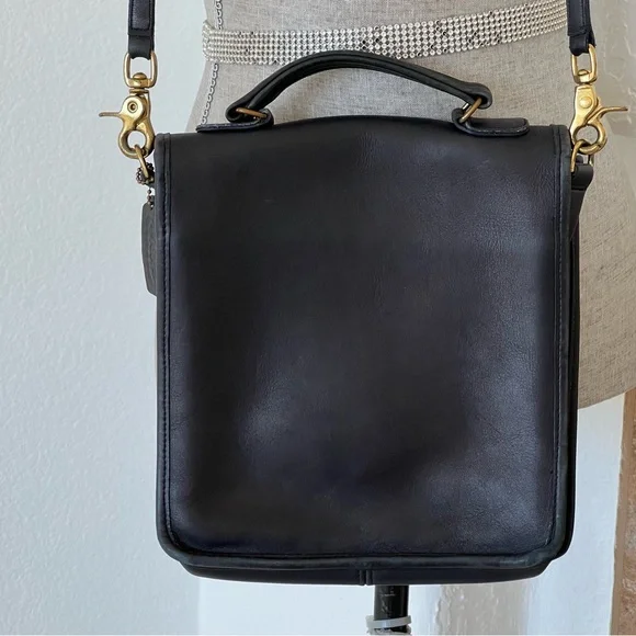 Vintage Coach Leather Bag Crossbody Satchel Purse Turnlock Flap Black 0260-301 - Picture 3 of 17